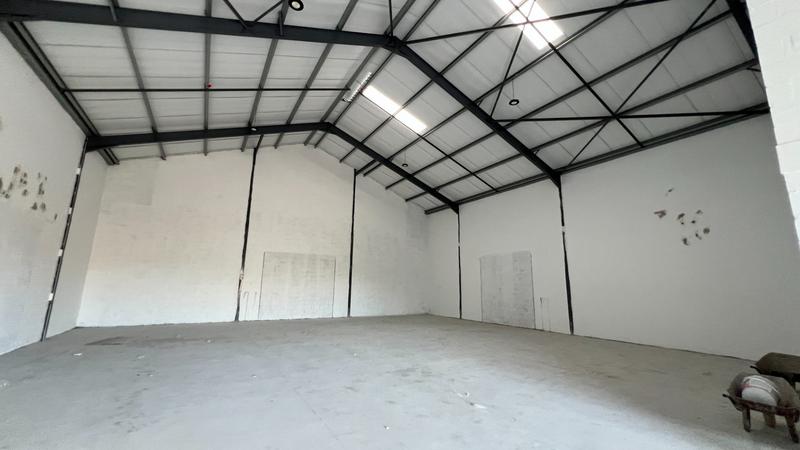 To Let commercial Property for Rent in Killarney Gardens Western Cape